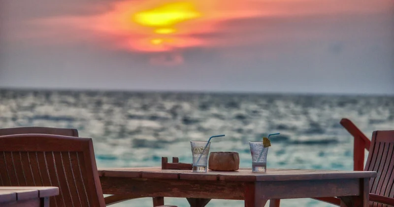 Les Maldives et Bora-Bora : le luxe ultime, à quel prix ?